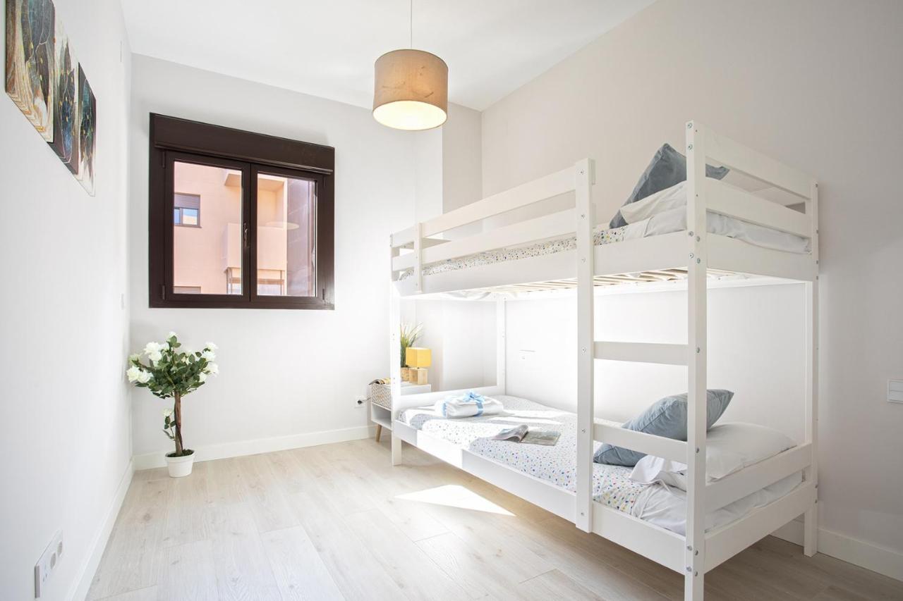 -Malagasunapts-Skygarden Teatinos Pool Playground Exteriör bild